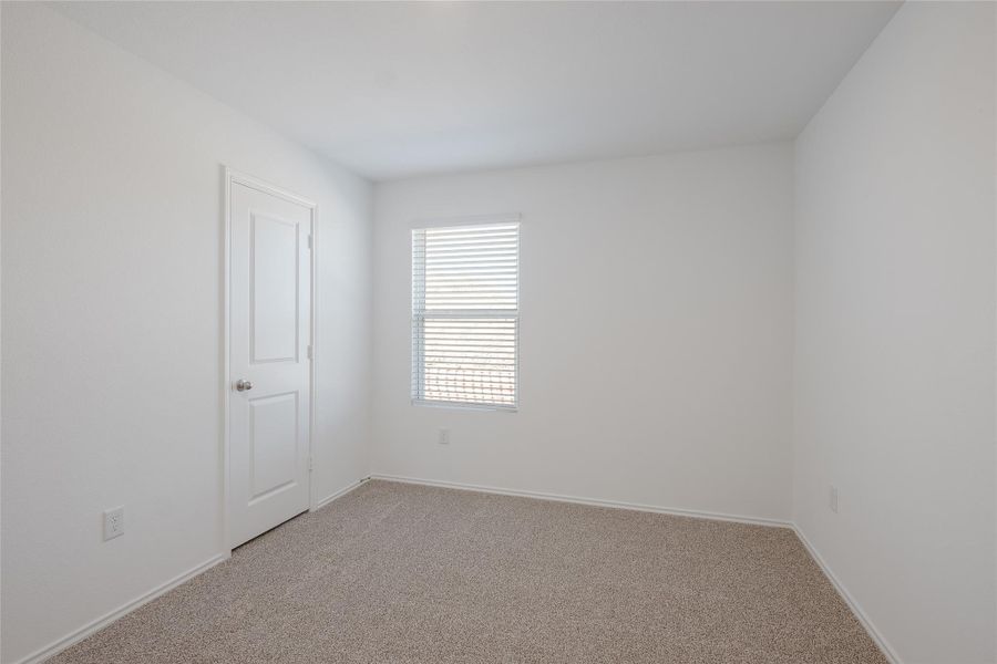 Spacious, unfurnished interior of a new home in Durango, Mustang Ridge (Image 18).