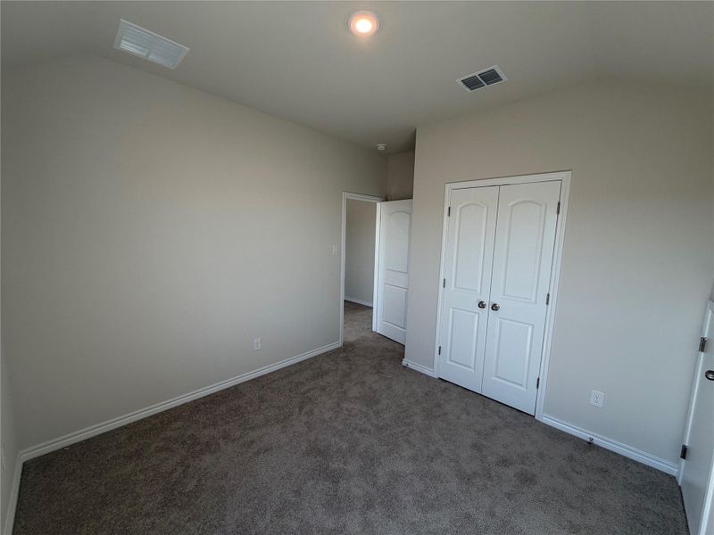 Spacious, unfurnished interior of a new home in Lariat, Liberty Hill (Image 6).