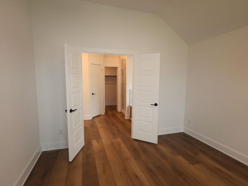 Spacious, unfurnished interior of a new home in Lago Mar, Santa Fe (Image 15). Spacious, unfurnished interior of a new home in Lago Mar, Santa Fe (Image 15).