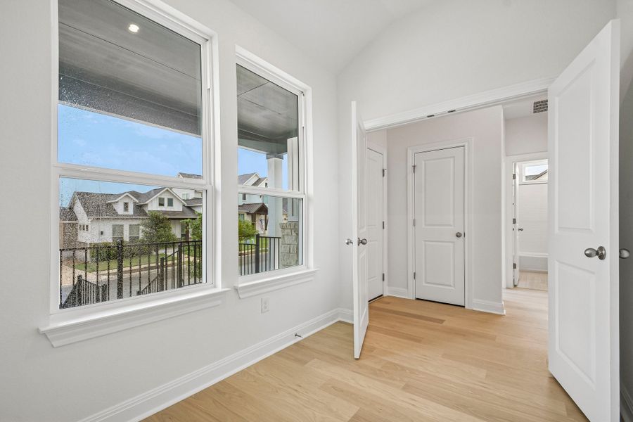 Spacious, unfurnished interior of a new home in Sage Hollow, Kyle (Image 10).