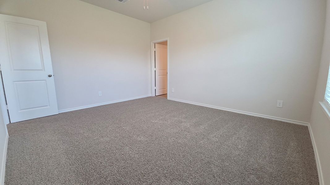 Spacious, unfurnished interior of a new home in Wildwood, Royse City (Image 14).