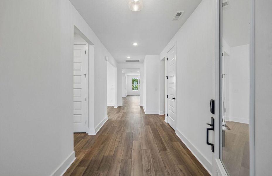 Spacious, unfurnished interior of a new home in Del Webb Barton Village, Lebanon (Image 20). Spacious, unfurnished interior of a new home in Del Webb Barton Village, Lebanon (Image 20).