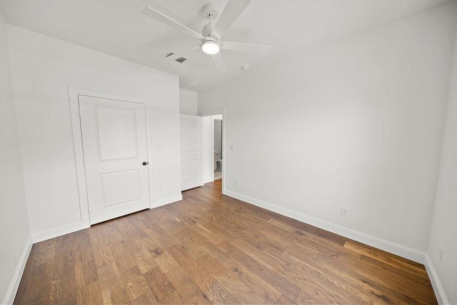 Spacious, unfurnished interior of a new home in , Tyler (Image 36).