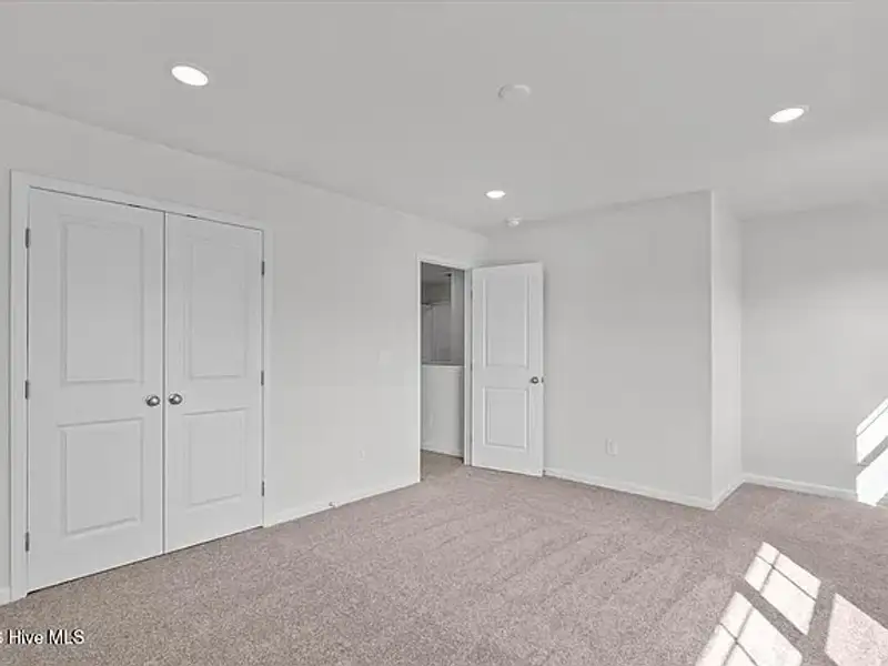 Spacious, unfurnished interior of a new home in Portrait Hills, Aiken (Image 11).