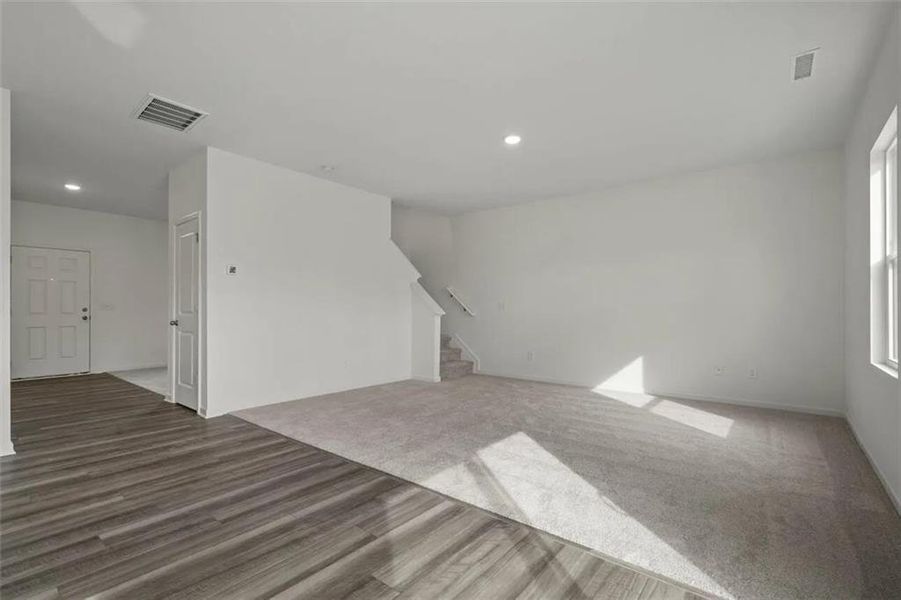 Spacious, unfurnished interior of a new home in Kendall Grove, McDonough (Image 10).