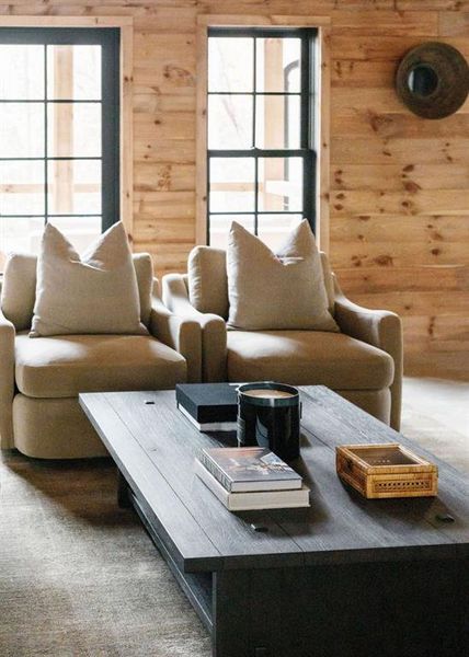 Image 85 of a home in .