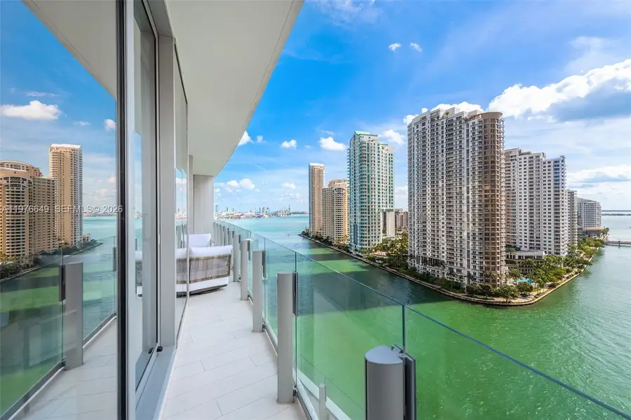 Condo located in Miami, FL showcasing its design and architecture (Image 19).