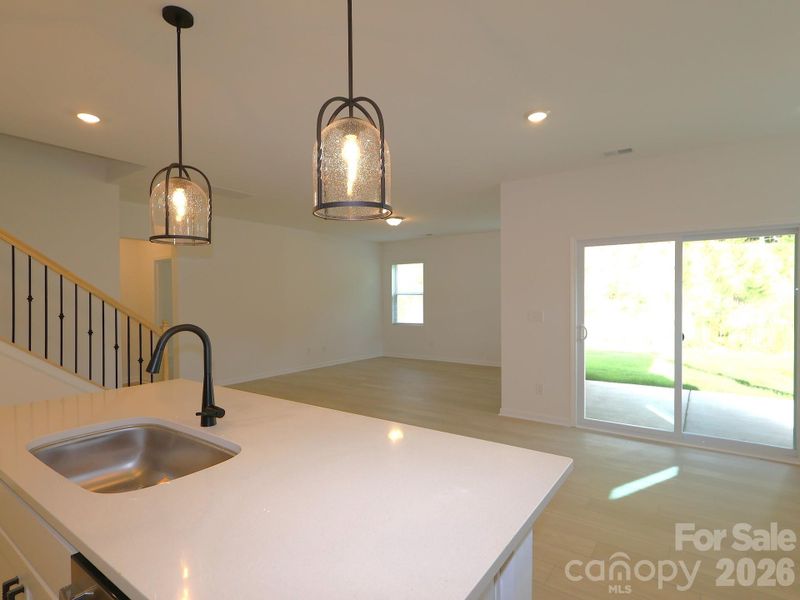 Kitchen and breakfast area