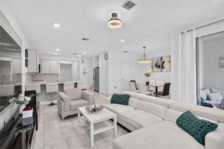 Furnished interior view inside a new home in , Pembroke Pines (Image 10).