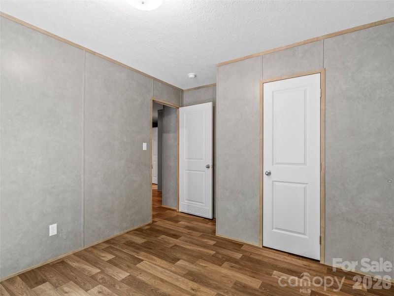 Spacious, unfurnished interior of a new home in , Burnsville (Image 36).