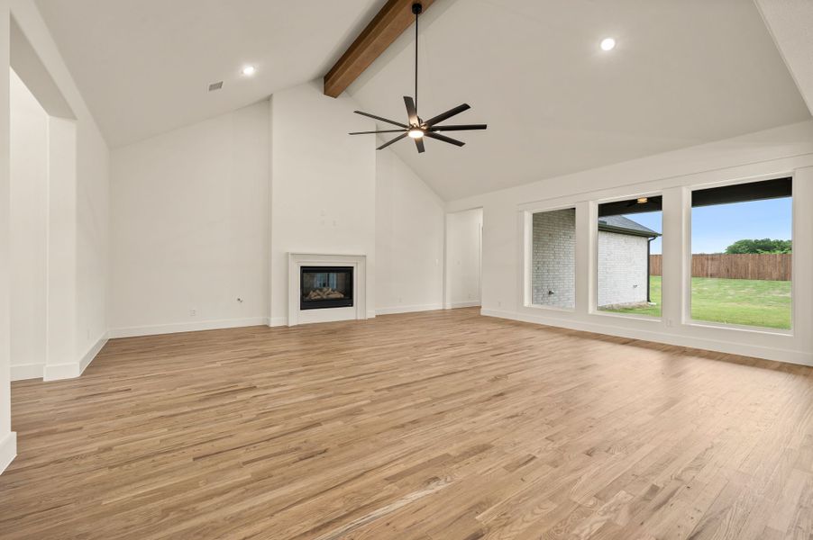 Spacious, unfurnished interior of a new home in Highland Oaks, Boyd (Image 35). Spacious, unfurnished interior of a new home in Highland Oaks, Boyd (Image 35).