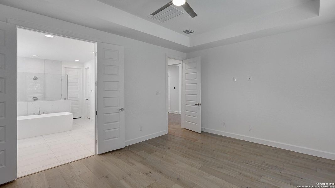 Spacious, unfurnished interior of a new home in The Dominion 70', San Antonio (Image 20). Spacious, unfurnished interior of a new home in The Dominion 70', San Antonio (Image 20).