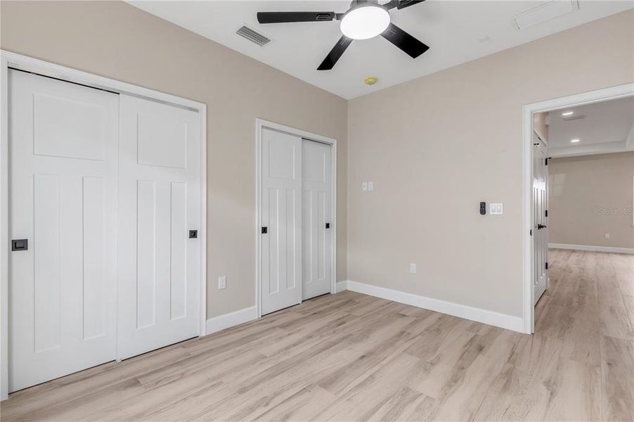 Spacious, unfurnished interior of a new home in , Oak Hill (Image 38).