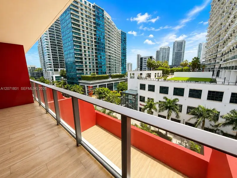 Condo located in Miami, FL showcasing its design and architecture (Image 3). Condo located in Miami, FL showcasing its design and architecture (Image 3).