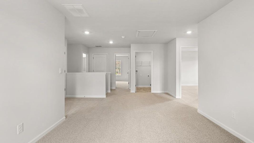 Spacious, unfurnished interior of a new home in Sheffield Highlands, Dallas (Image 22).