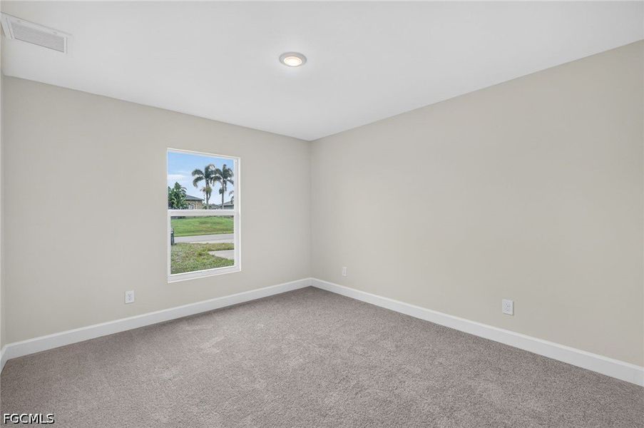 Spacious, unfurnished interior of a new home in Cape Coral, Cape Coral (Image 26).
