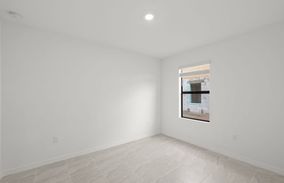 Spacious, unfurnished interior of a new home in Whispering Lakes, Lehigh Acres (Image 19).