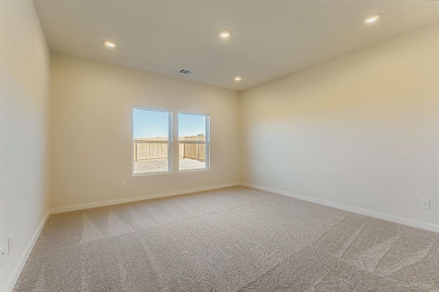 Spacious, unfurnished interior of a new home in Sperling Farms, Ferris (Image 27).