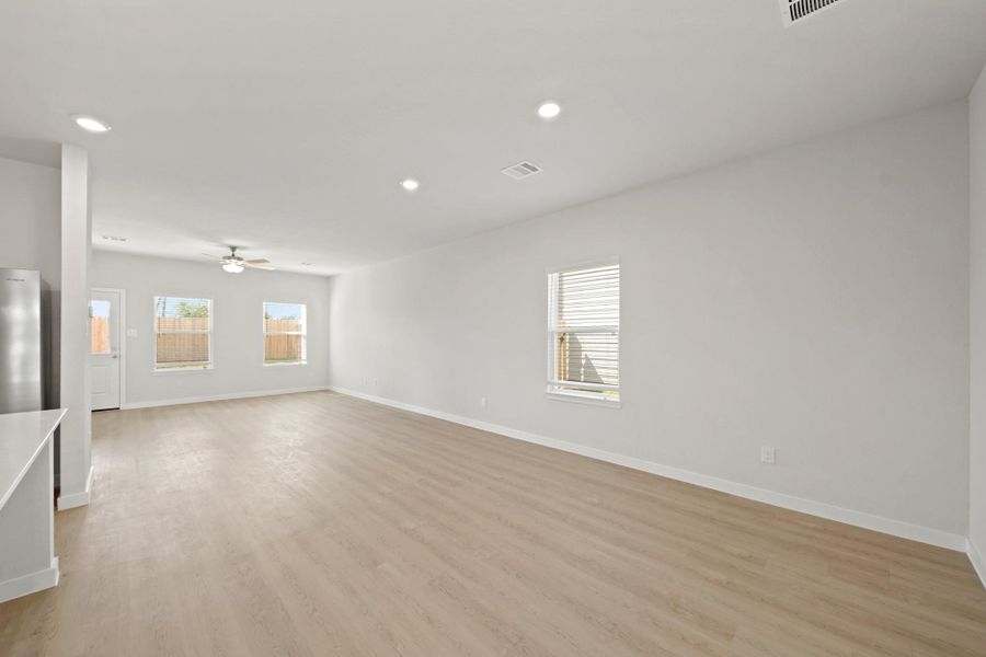 Spacious, unfurnished interior of a new home in Reveille Estates, Bryan (Image 12).