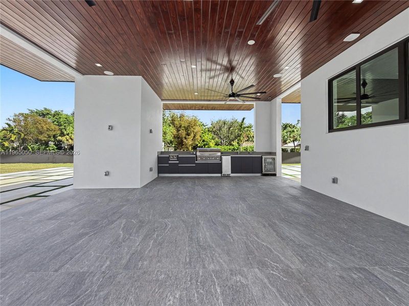 Exterior details and patio area of a home in , Miami (Image 35).