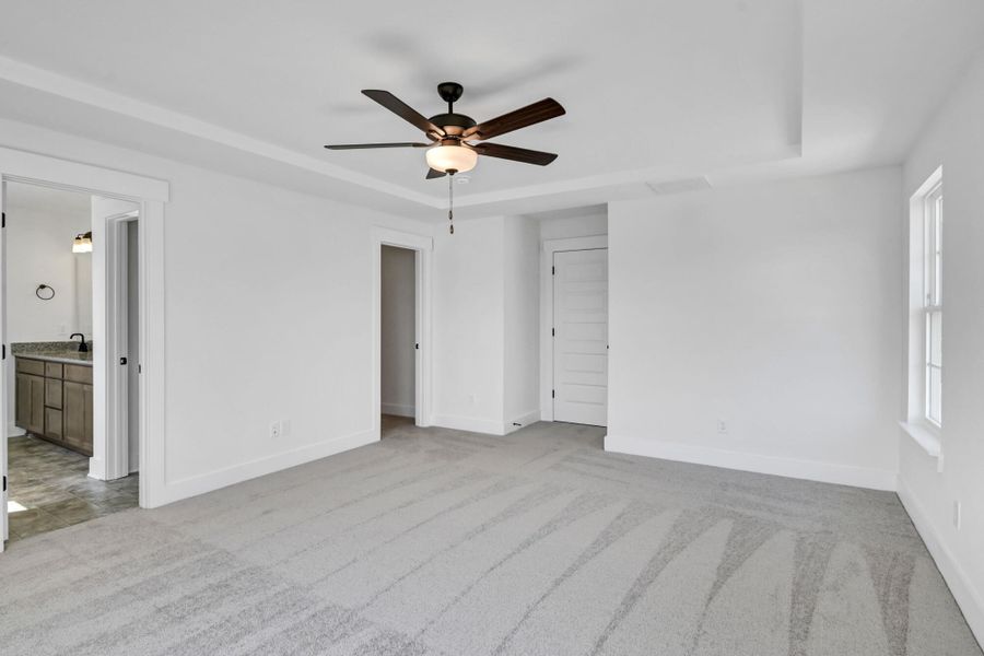 Spacious, unfurnished interior of a new home in Ashton Lakes, Lexington (Image 32).