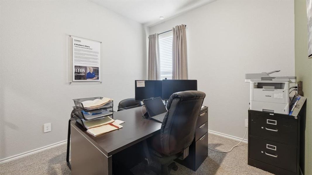 Furnished interior view inside a new home in Trails of Elizabeth Creek, Fort Worth (Image 7).
