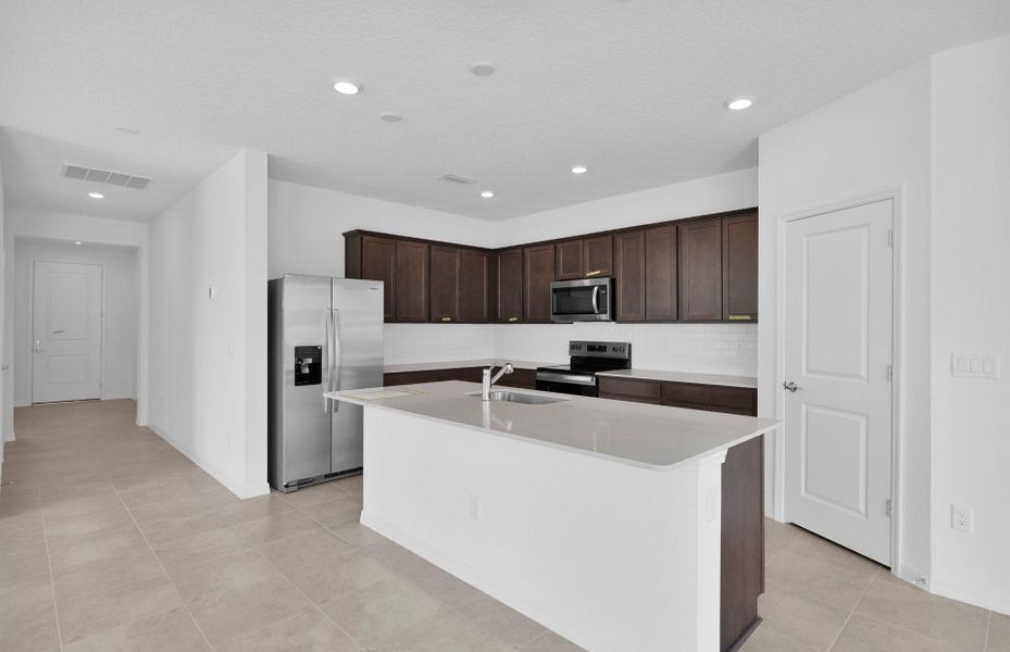 Furnished interior view inside a new home in Hyland Trail, Green Cove Springs (Image 7).