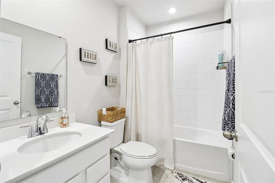Furnished interior view inside a new home in , Sumterville (Image 9).