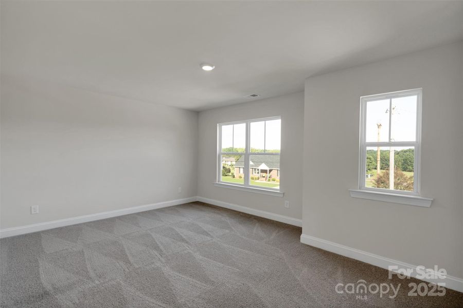 Spacious, unfurnished interior of a new home in , Lincolnton (Image 29).