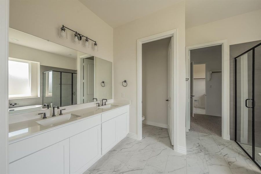 Furnished interior view inside a new home in Matthews Farms, Venus (Image 10).