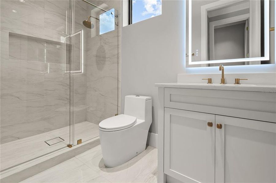 Furnished interior view inside a new home in , Orlando (Image 34).
