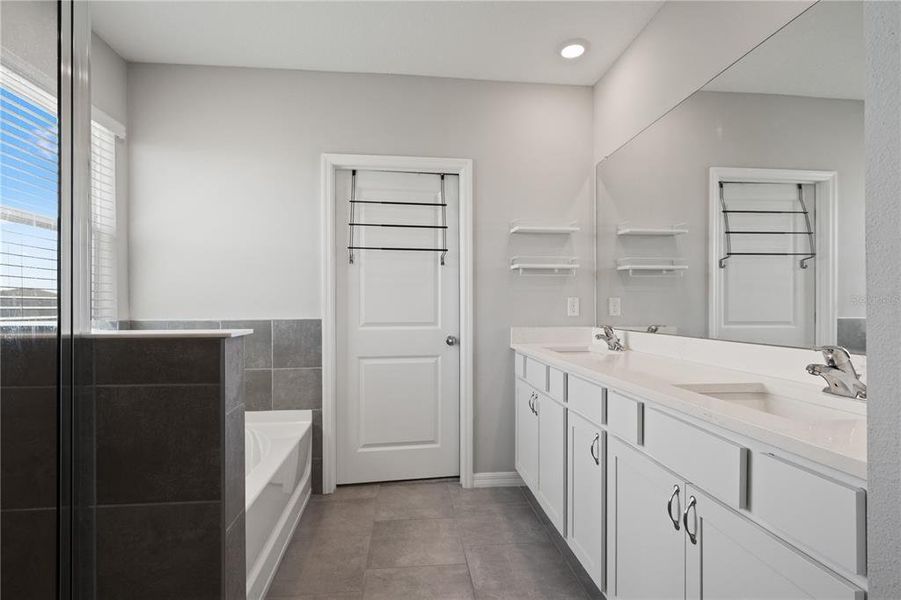 Furnished interior view inside a new home in , Wesley Chapel (Image 28).