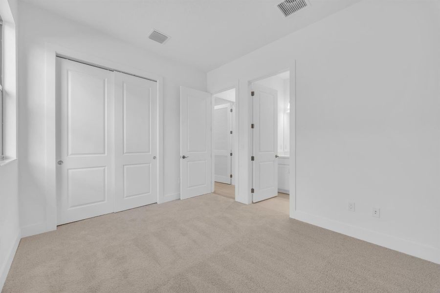 Spacious, unfurnished interior of a new home in Cove Royale, Stuart (Image 27). Spacious, unfurnished interior of a new home in Cove Royale, Stuart (Image 27).