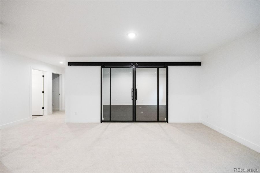 Spacious, unfurnished interior of a new home in , Golden (Image 22).