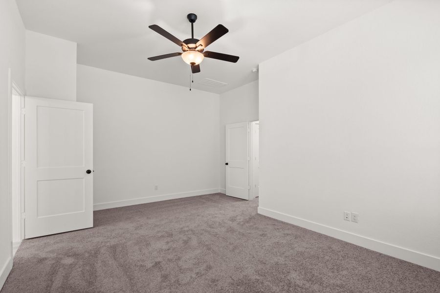 Spacious, unfurnished interior of a new home in Meridiana, Manvel (Image 21).