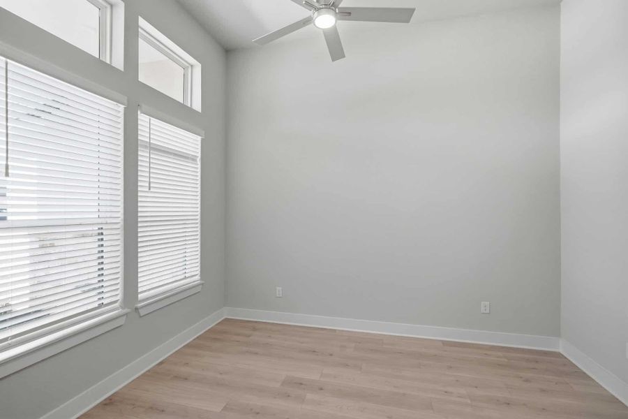 Spacious, unfurnished interior of a new home in Esperanza, Boerne (Image 22).