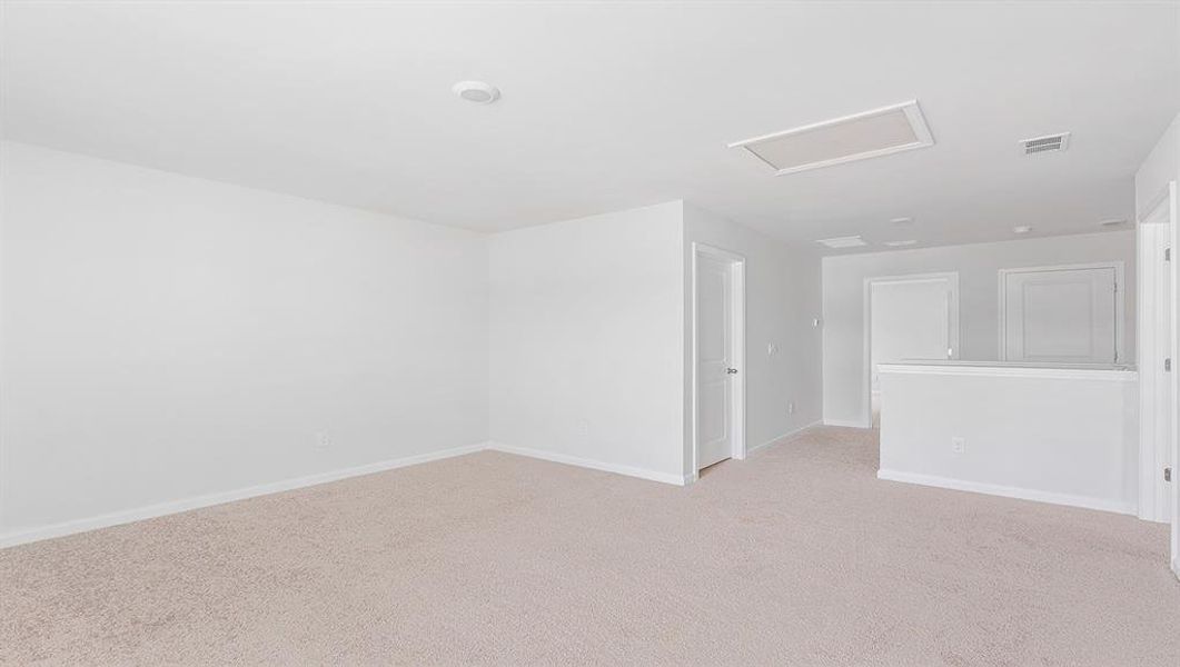 Spacious, unfurnished interior of a new home in Sherwood Manor, South Fulton (Image 18).