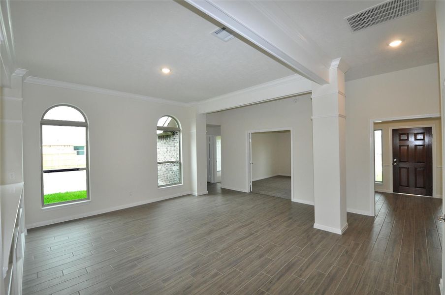Spacious, unfurnished interior of a new home in , League City (Image 23).