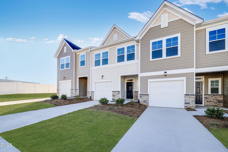 SUN_LawsonTownes_Pic_Cameron_Front_3of3