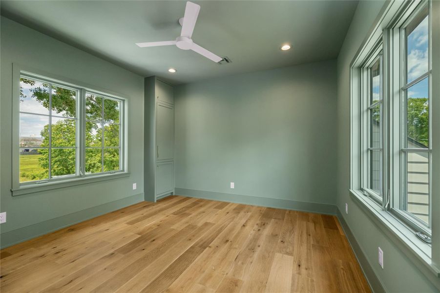Spacious, unfurnished interior of a new home in , Houston (Image 22).