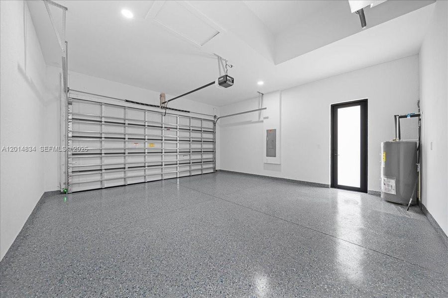 Spacious, unfurnished interior of a new home in , Lehigh Acres (Image 55).