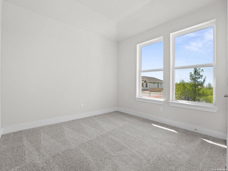 Spacious, unfurnished interior of a new home in Westridge, San Antonio (Image 13).