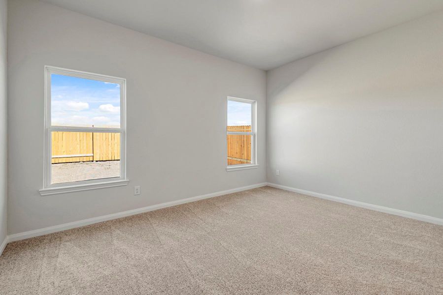 Spacious, unfurnished interior of a new home in Wayside Village, Houston (Image 12).