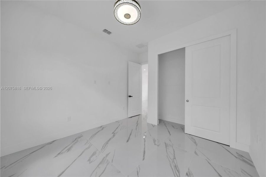 Spacious, unfurnished interior of a new home in , Lehigh Acres (Image 24).