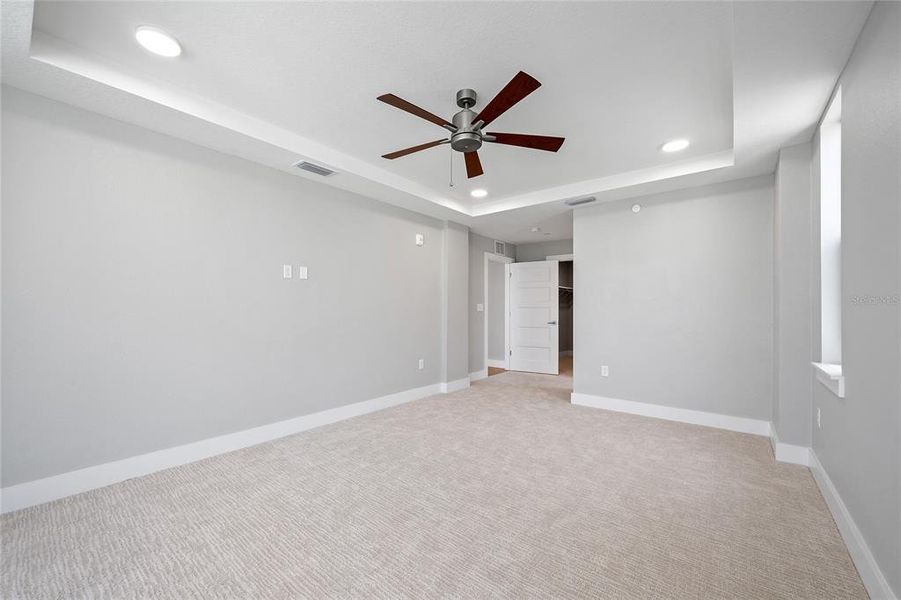 Spacious, unfurnished interior of a new home in , Madeira Beach (Image 18).