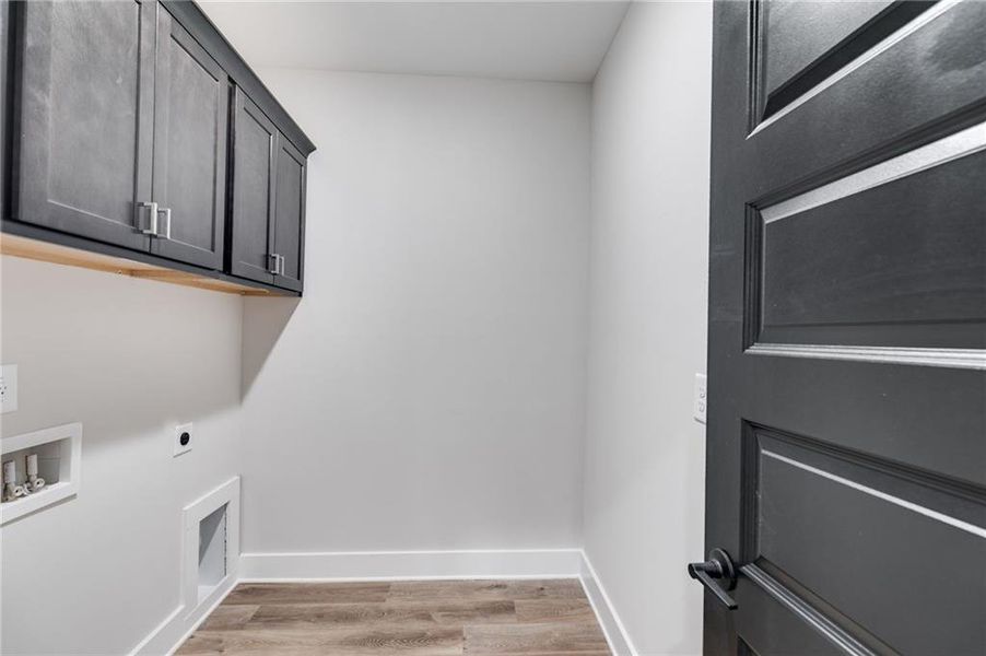 Furnished interior view inside a new home in , Carrollton (Image 4).