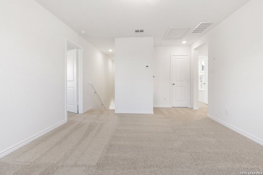 Spacious, unfurnished interior of a new home in Knox Ridge, Converse (Image 25).