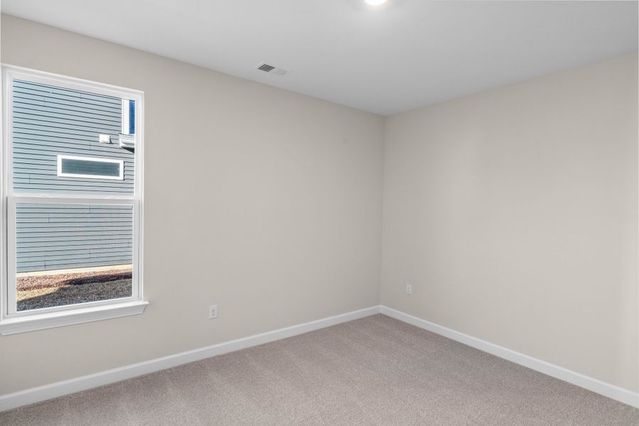 Spacious, unfurnished interior of a new home in Coastal Club of the Carolinas, Calabash (Image 20).