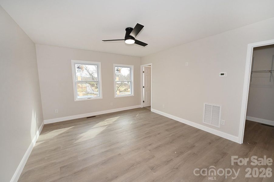 Spacious, unfurnished interior of a new home in , Granite Falls (Image 35).