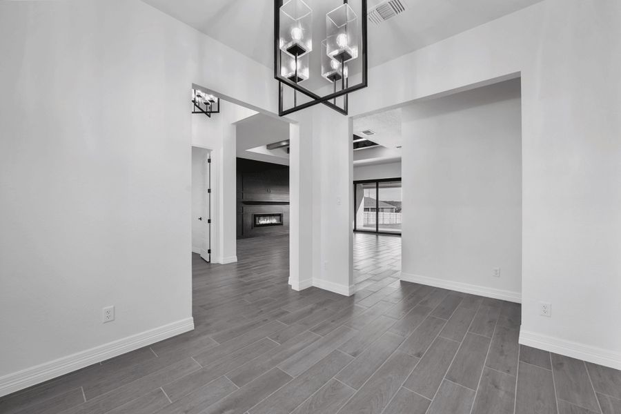 Spacious, unfurnished interior of a new home in King Oaks, Salado (Image 7).